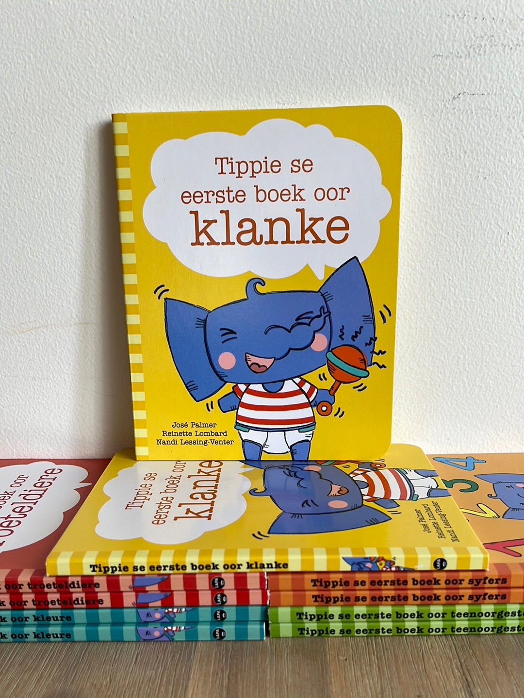 Tippie Se Eerste Boek Oor Klanke