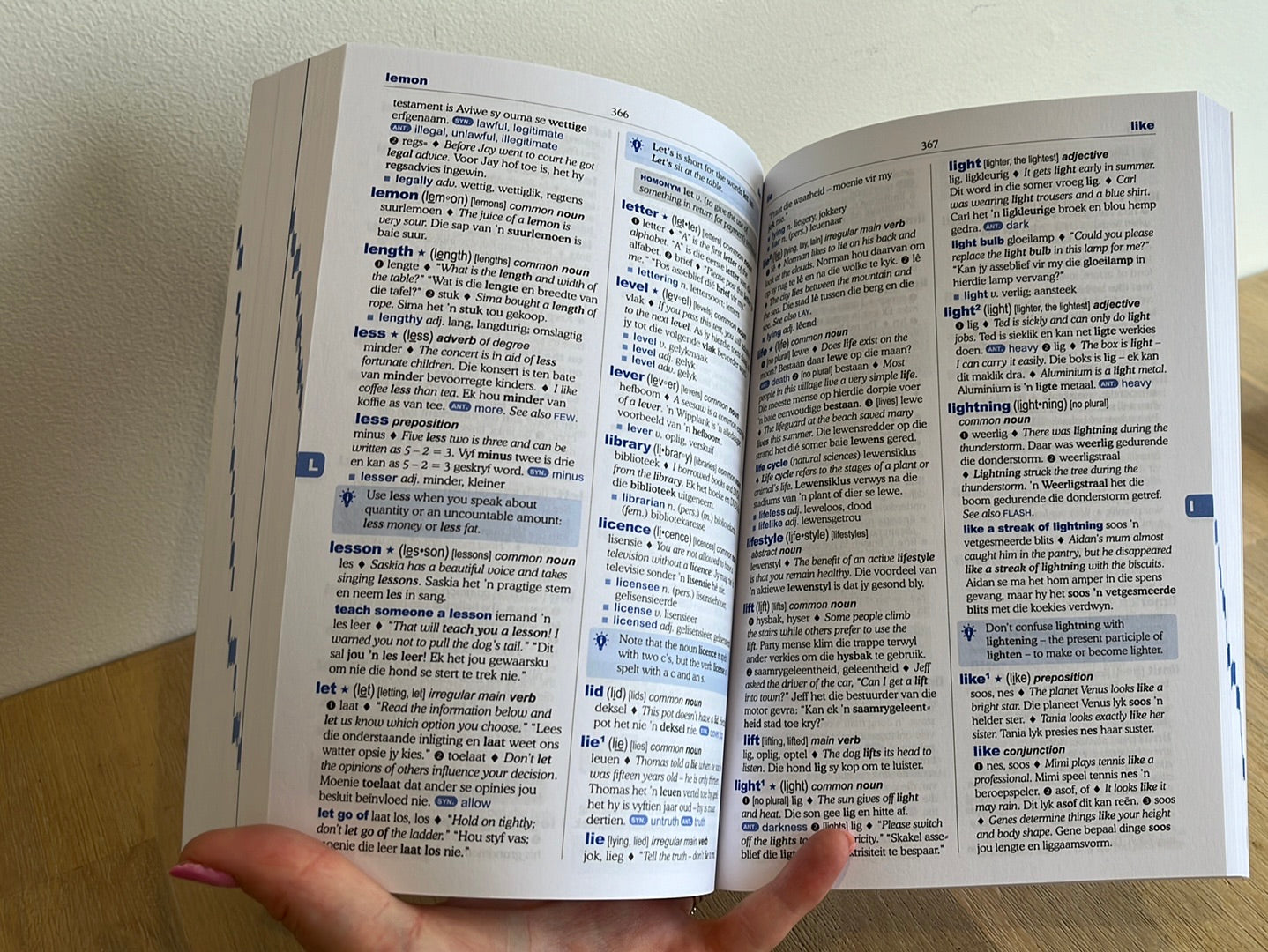Pharos Junior Tweetalige Skoolwoordeboek