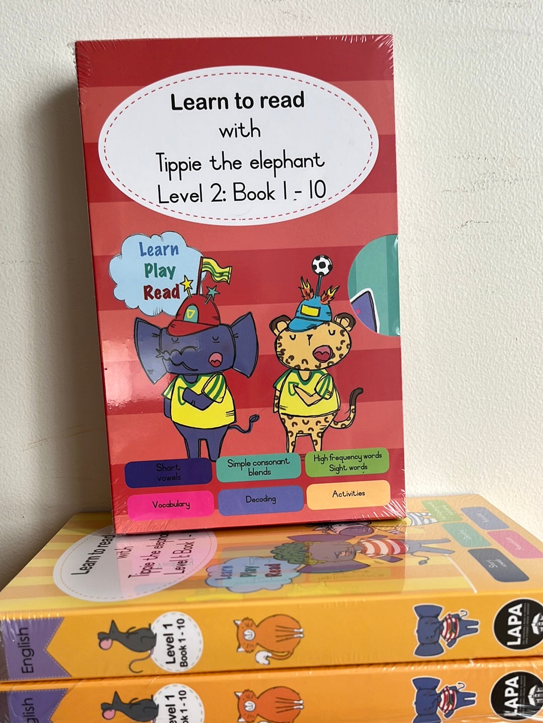 Learn to Read with Tippie the Elephant - Level 2 (English)