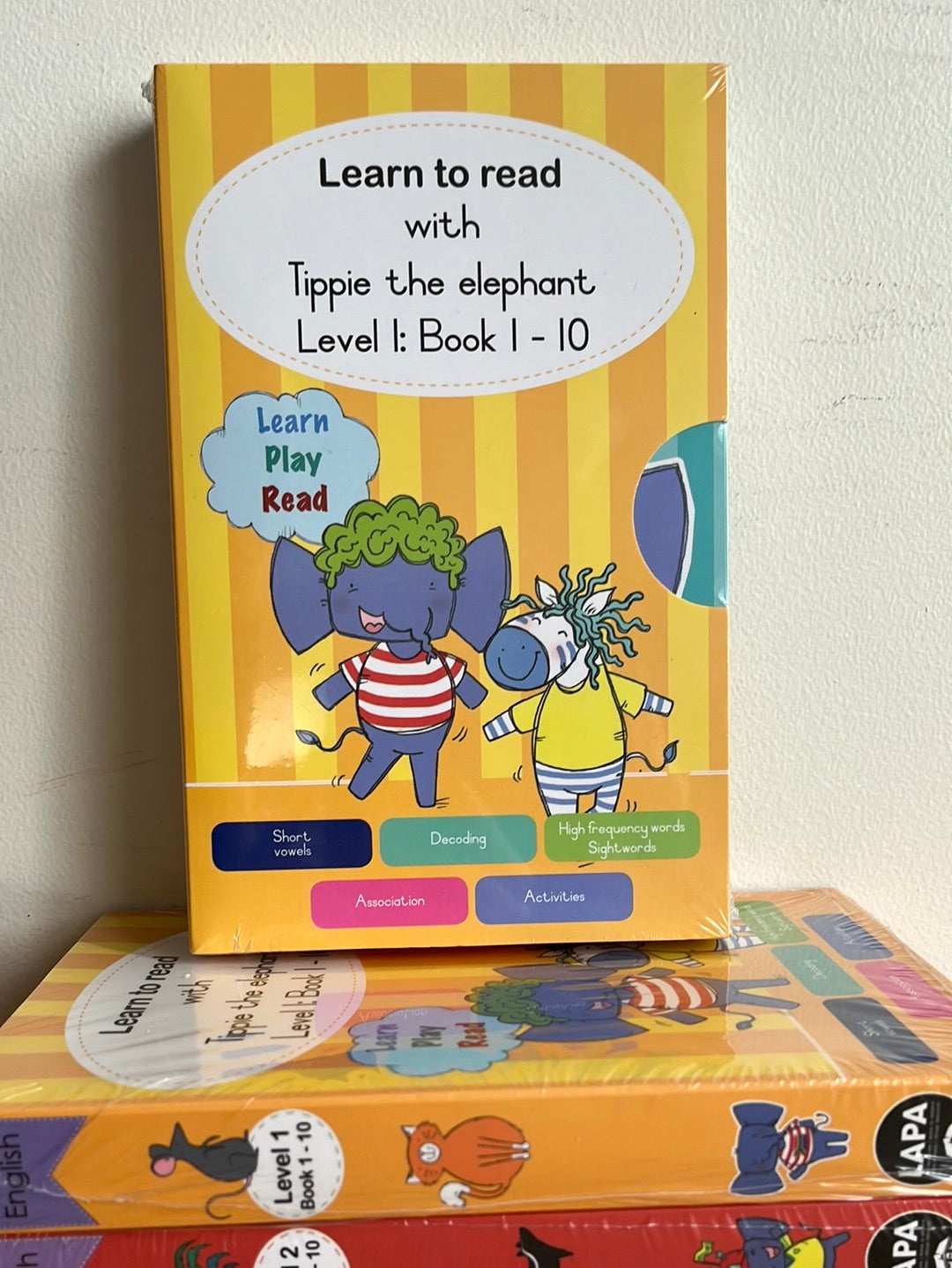 Learn to Read with Tippie the Elephant - Level 1 (English)